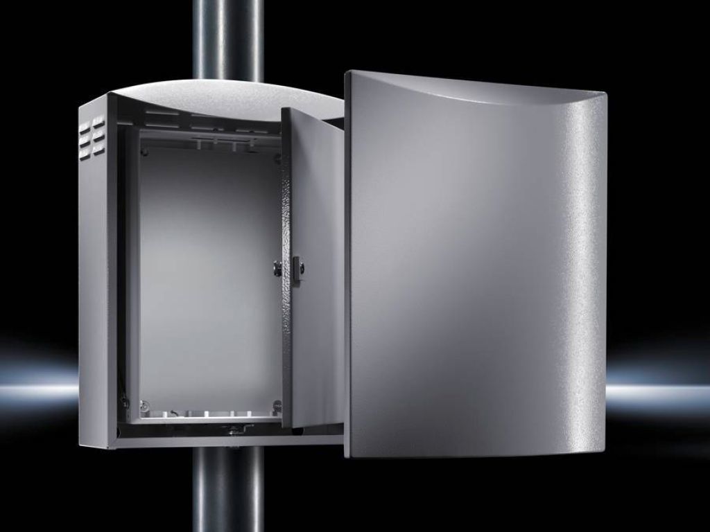 Outdoor wall-mounted enclosures 