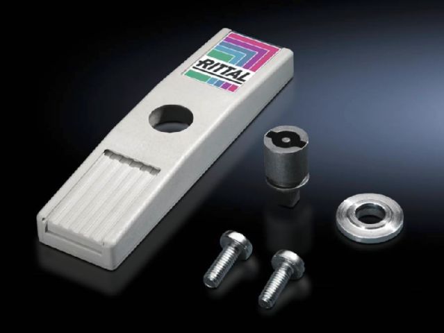 Adjacent door latch for TS